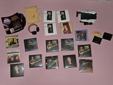 Zuru Mini Brands Vinyl 16 Vinyls Plus Accessories  picture