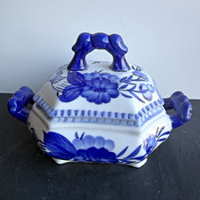 Vintage Blue & White Floral Octagon Ceramic Lidded Trinket Box w/ Handles  picture