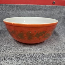 Pyrex Golden Pinecone Holly Leaf 4 qt Large Mixing Bowl  #404 Red Christmas 1960 picture