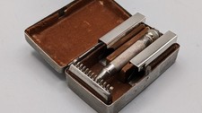 Vintage1920-30s Gillette  Safety Razor In Metal Case Brit.Pat. Made In England picture