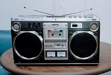Perdisco TRK-8800 AM/FM Stereo Cassette Boombox Tape Counter Mic Black/Silver picture