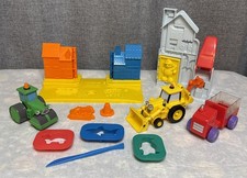 2001 Play-Doh Bob The Builder Playset With Molds Wendy Pilchard Roley Scoop picture