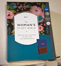 NIV The Woman's Study Bible Large Print Illustrated Imitation Leather picture