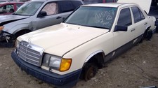 (LOCAL PICKUP ONLY) Windshield Glass 124 Type 300E Fits 86-93 MERCEDES 300E 3036 picture