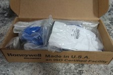 Salisbury GK011BL/8 Size 8 Class 0 Blue Electrical Glove Kit picture