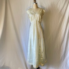 Vtg 1940s Ivory Rayon Taffeta Nightgown Hostess Gown Diamond Midriff Ruffle 40s picture