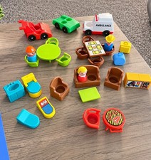 Vintage Fisher Price Little People Lot Furniture Cars Bathroom Grill Grover Tv picture