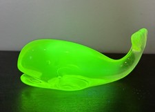 Vintage Fenton Opalescent Glass Topaz Whale Figurine Yellow Green Glow UV 5.25