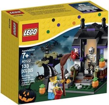 Lego Trick or Treat Halloween 40122 Retired Rare Brand New Factory Sealed 2015 picture