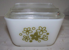 PYREX 501-B, 1 1/2 Cup Spring Blossom small Refriderator Dish w/ lid picture