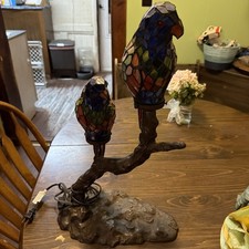 Tiffany Style Light Twin Parrots. $400 Plus Shipping  picture