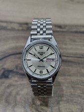 Vintage Seiko 5 Automatic Men's Wrist Watch, Day&Date Stainless steel band picture