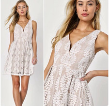 Lulus All My Heart White Lace Skater Short Dress M NWT hoco winter formal picture