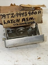 NOS OEM Ford D9TZ-9943400-A REAR TAIL GATE HANDLE 1973-1979 F-100-F350 Trucks picture