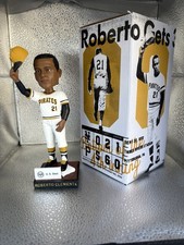 PITTSBURGH PIRATES ROBERTO CLEMENTE SGA BOBBLEHEAD 9/15/26 picture