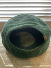 MEOWFIA Cat Cave – Premium Felt Bed for Indoor Cats, Medium, Emerald picture