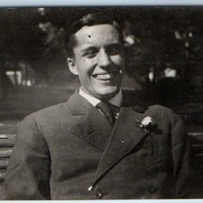 c1910s Smiling Man Boutonniere Lapel Mini 2-7/8
