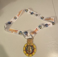 Universal Studios Hollywood Running Universal Inaugural 5K Minions Medal 2019 picture