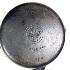 Vintage Griswold Small Block Logo No. 5 724 Cast Iron Skillet picture