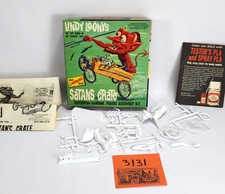Lindberg Lindy Loony's Satan's Crate Plastic Kit #279 w/ Box picture