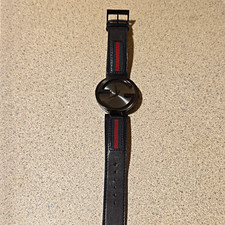 Gucci 133.2 Swiss Made Quartz 33mm Black Dial SS Case Leather Strap w/Box picture
