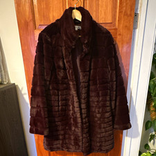 Via Spiga Women's Deep Purple Faux Fur Mid-Length Button Collared Coat Size M picture
