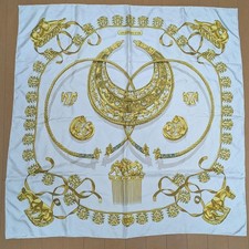 HERMES Carre 90 Les Cavaliers d'Or Silk Scarf Ivory Gold Vintage Excellent picture