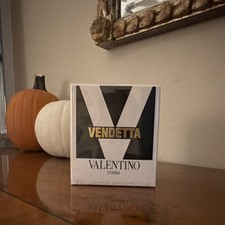 Valentino Vendetta Donna Eau de Toilette Spray, Regular Size 1.7 fl oz picture