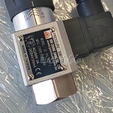 1PCS New JUN CHUNG JC-PS-02L-1 Pressure Relay Oil Pressure Switch *vm picture