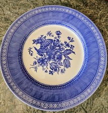 Churchill Out Of The Blue Dinner Plates Made in England Excellent Condition picture