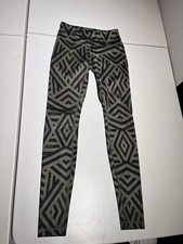Lululemon Pants Women's 4 Wunder Under Chevron Shuffle Fatigue Green Black Yoga picture