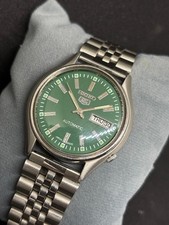Vintage Seiko 5 Automatic Day/Date Japanese Men's Wrist Watch picture