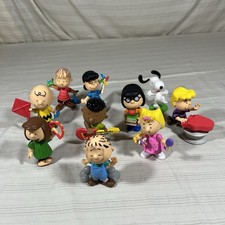 Just Play Peanuts Collector's Figure Set with 10 Peanuts Gang Figures  picture