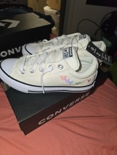 Girls Youth Size 2 Converse ctas street slip white and black with hearts picture