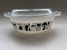 VINTAGE PYREX MOD KITCHEN OVAL COVERED CASSEROLE 1.5 QUART BAKING DISH  picture