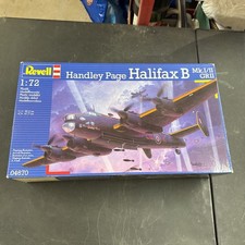 1/72 Revell  Handley Page Halifax #R04670 Open Box picture