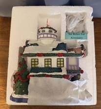 NEW & RARE Hawthorne Village Rudolph’s Christmas Town MISFIT BOAT HARBOR picture