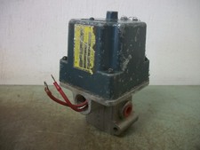 PARKER-HANNIFIN PNEUMATIC SOLENOID VALVE CWJ1-25 115VCOIL 13W 150PSI NOB picture