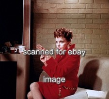 JUDY GARLAND DRESSING ROOM CANDID  8X10 PHOTO 2-4 picture
