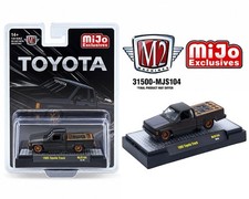 M2 Machines 1:64 1985 Toyota Pickup Truck Slammed Custom – Matte picture
