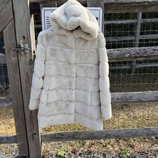 BCBG MAX AZRIA GORGEOUS Faux FUR JACKET, HOOK CLOSURE Medium, White, Hood Soft picture