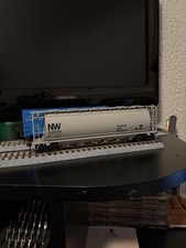 Atlas HO Scale 6 Bay Cylindrical Hopper Norfolk & Western #322959 KADEE COUPLERS picture