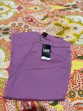 Lee Women's Capri Pants in Purple picture