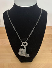 Vntg 80S Gunmetal Silver Lock & Key Pendant Necklace picture