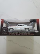 Highway 61 1:18 1969 Chevy Camaro RS/SS Z10 White/Orange Stripes 50688 1 Of 600 picture