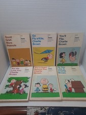 Vintage Peanuts Charlie Brown Paperback Book Lot of 6 Charles Schulz 1974 Comics picture