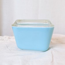 Vintage Pyrex Turquoise Refrigerator Dish With Lid 1.5 Cup #501 1950s picture