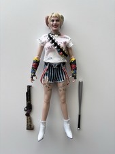 HOT TOYS HARLEY QUINN POLICE SHOOTOUT 1:6 SCALE FIGURE WITH STAND AND ACCESORIES picture