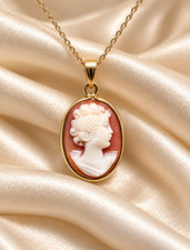 Vintage 14K Gold Hand-Carved Shell Cameo Pendant 18