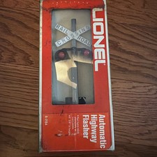 Lionel 6-2154 Operating Automatic Highway Flasher Railroad Crossing Signal Boxed picture